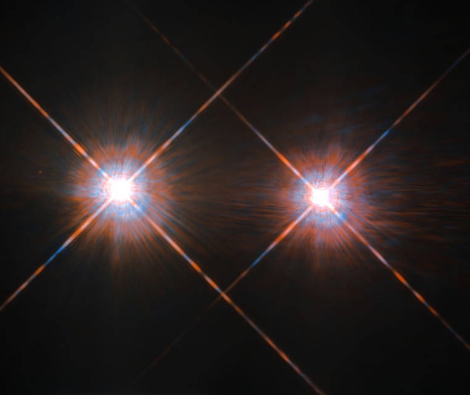 NASA’s Hubble Space Telescope has given us this stunning view of the bright Alpha Centauri A (on the left) and Alpha Centauri B (on the right)