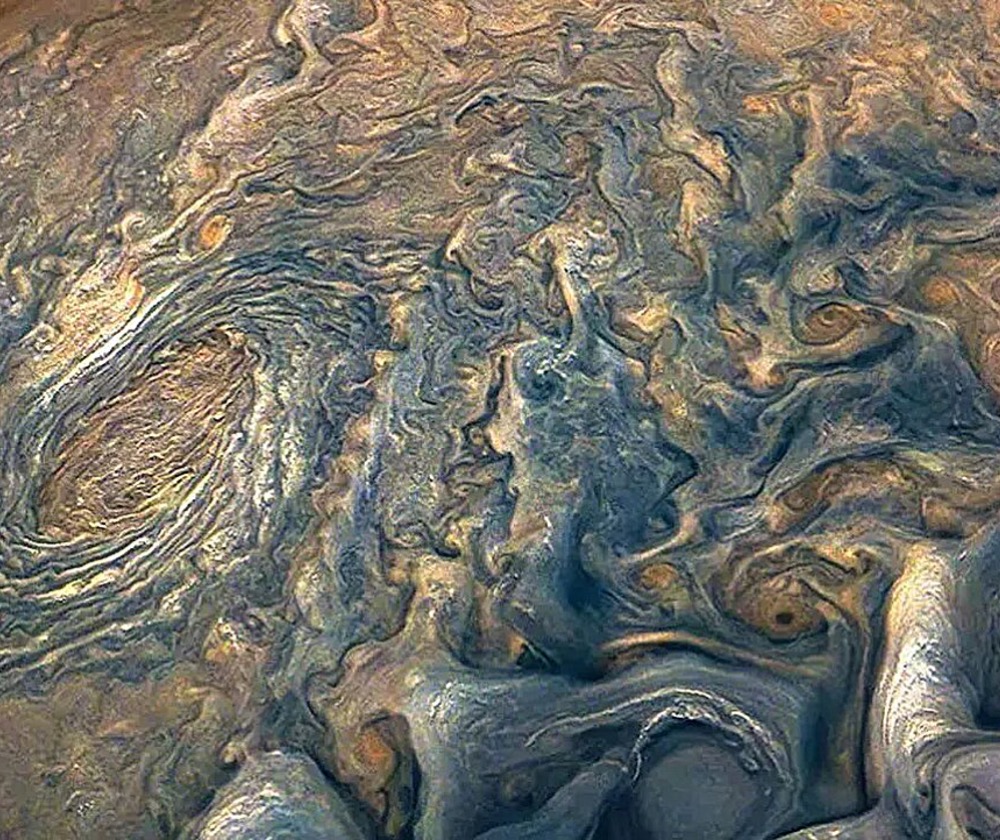 Enhanced image by Gerald Eichstädt and Sean Doran (CC BY-NC-SA) based on images provided courtesy of NASA/JPL-Caltech/SwRI/MSSS