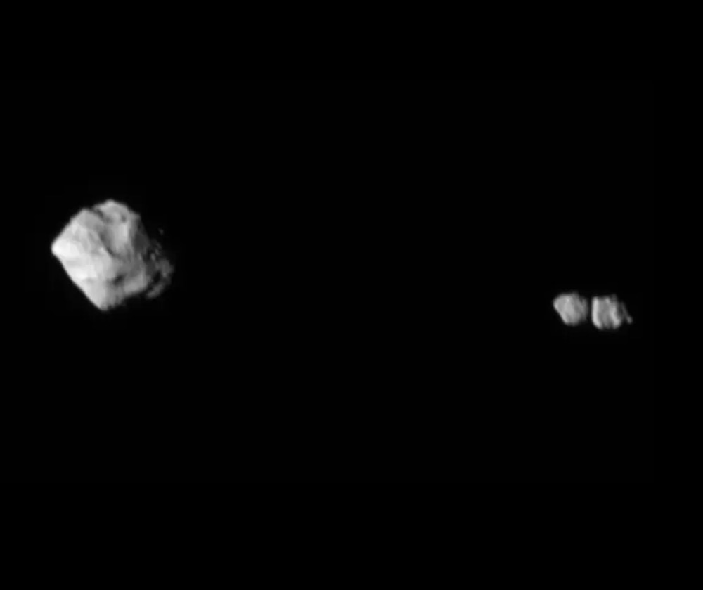 This image shows the asteroid Dinkinesh and its satellite as seen by the Lucy Long-Range Reconnaissance Imager