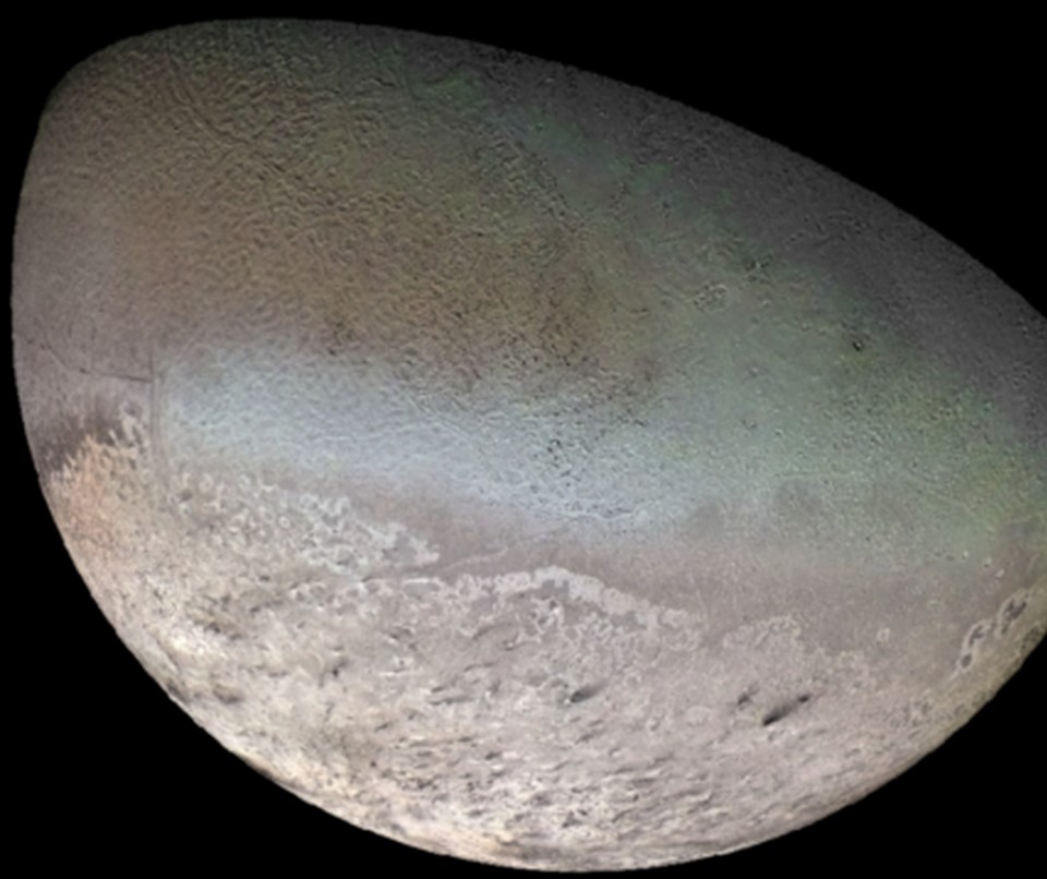 Image of Triton’s southern hemisphere from Voyager 2 flyby (left).