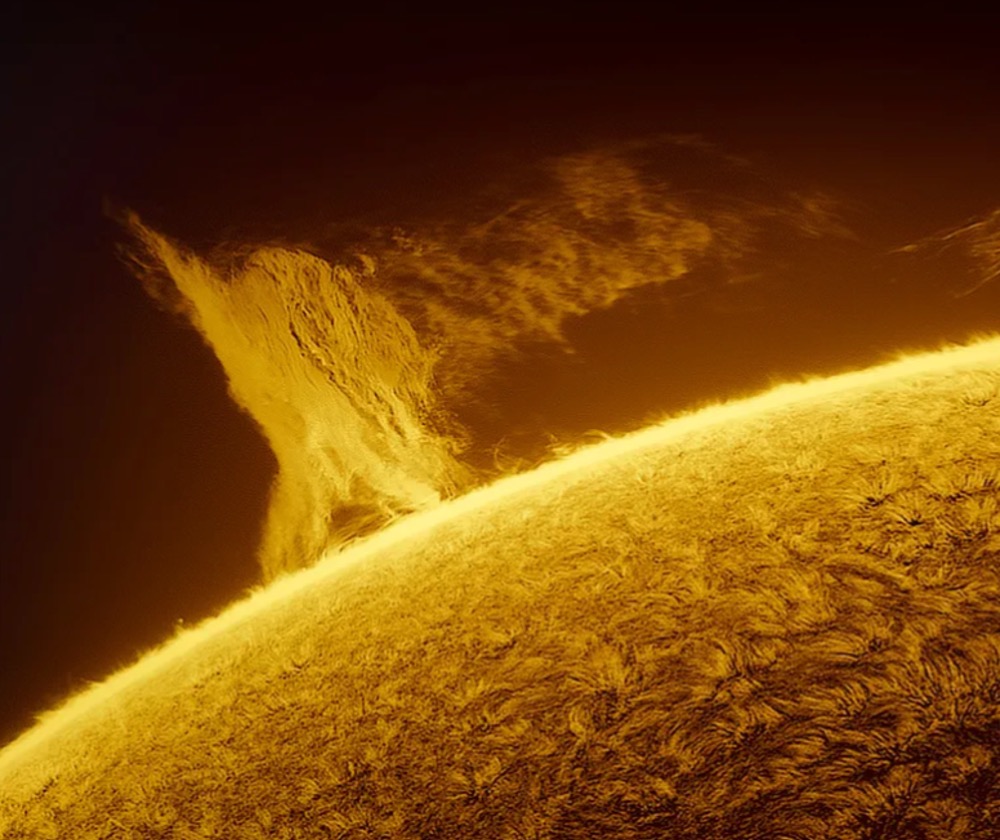 Astrophotographer Miguel Claro captured this amazing shot of a solar prominence in February 2022